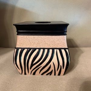 Jessica Mclintock Home Tissue box cover.